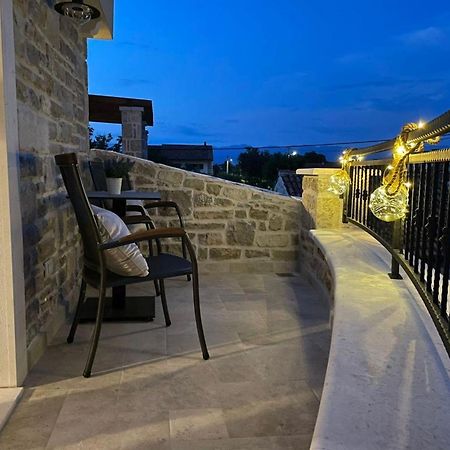Castello Exclusive Rooms With Breakfast - By Ta Leut Agency Privlaka  Luaran gambar