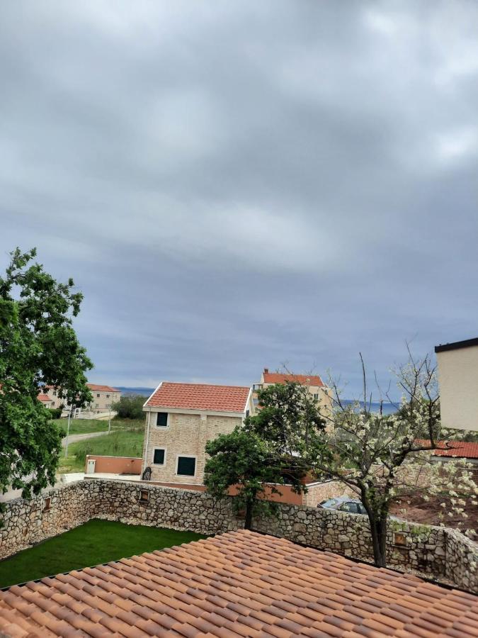 Castello Exclusive Rooms With Breakfast - By Ta Leut Agency Privlaka  Luaran gambar