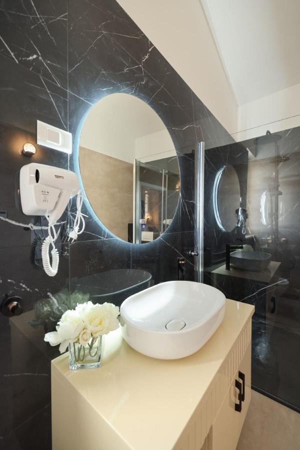 Castello Exclusive Rooms With Breakfast - By Ta Leut Agency Privlaka  Luaran gambar