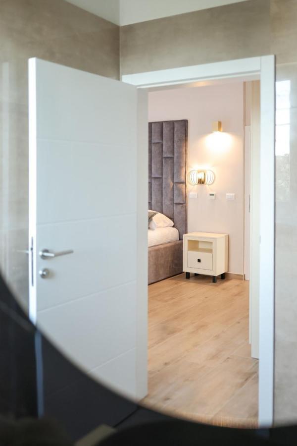 Castello Exclusive Rooms With Breakfast - By Ta Leut Agency Privlaka  Luaran gambar
