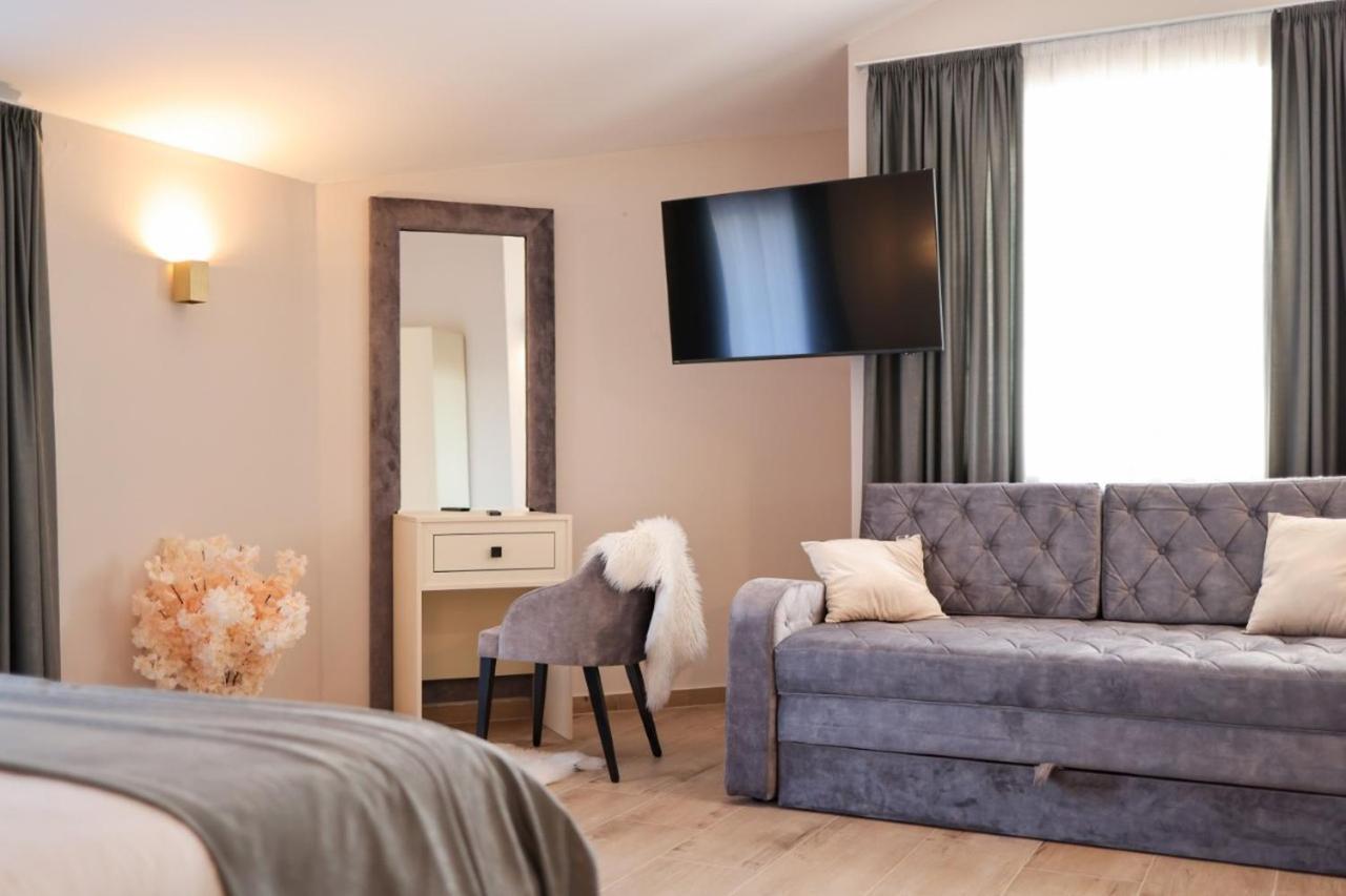Castello Exclusive Rooms With Breakfast - By Ta Leut Agency Privlaka  Luaran gambar