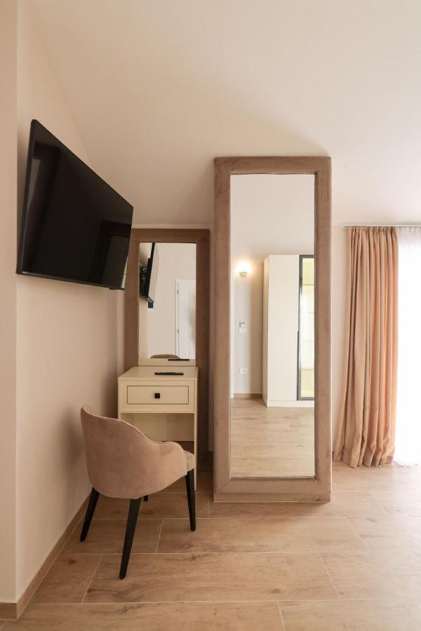 Castello Exclusive Rooms With Breakfast - By Ta Leut Agency Privlaka  Luaran gambar