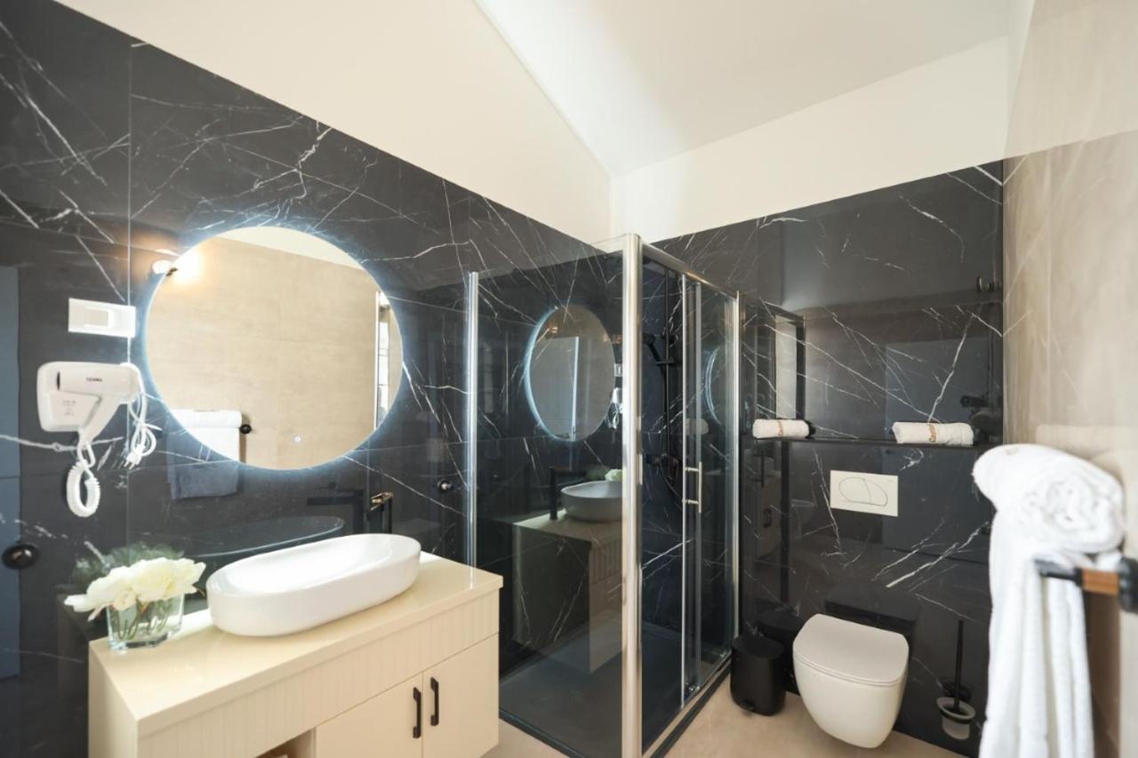 Castello Exclusive Rooms With Breakfast - By Ta Leut Agency Privlaka  Luaran gambar
