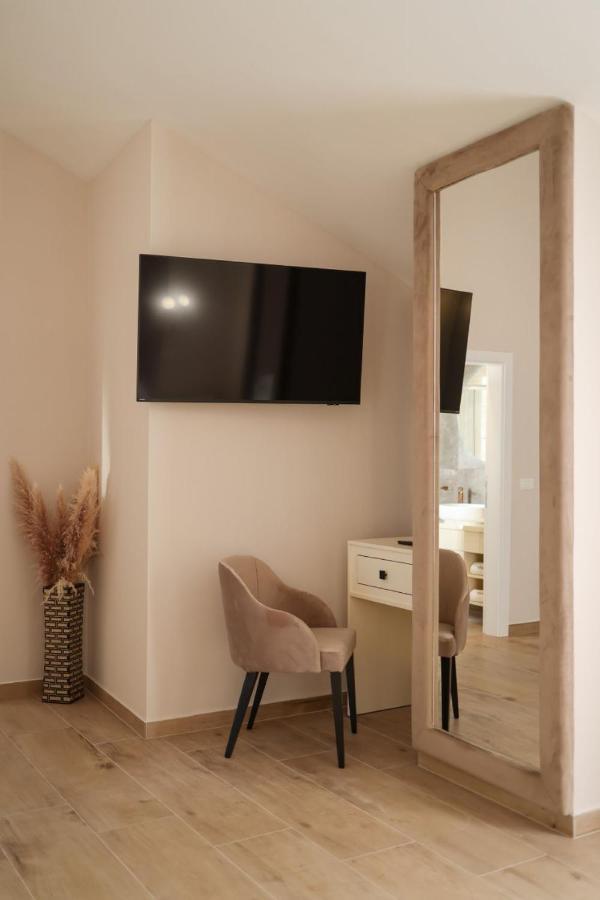 Castello Exclusive Rooms With Breakfast - By Ta Leut Agency Privlaka  Luaran gambar