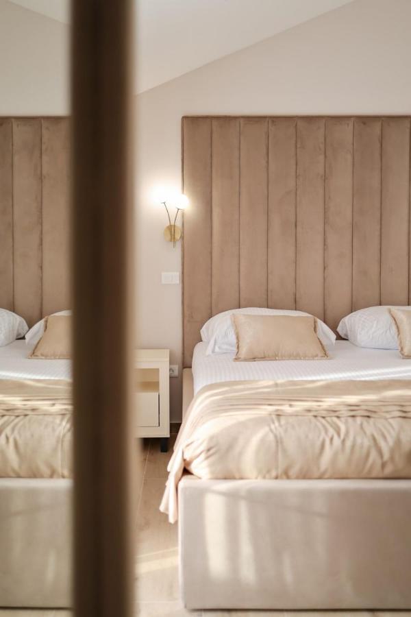 Castello Exclusive Rooms With Breakfast - By Ta Leut Agency Privlaka  Luaran gambar
