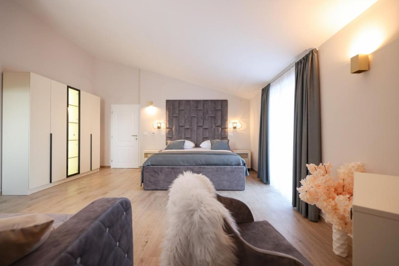 Castello Exclusive Rooms With Breakfast - By Ta Leut Agency Privlaka  Luaran gambar