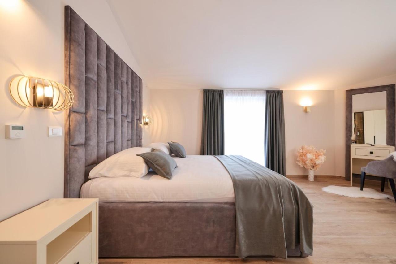 Castello Exclusive Rooms With Breakfast - By Ta Leut Agency Privlaka  Luaran gambar