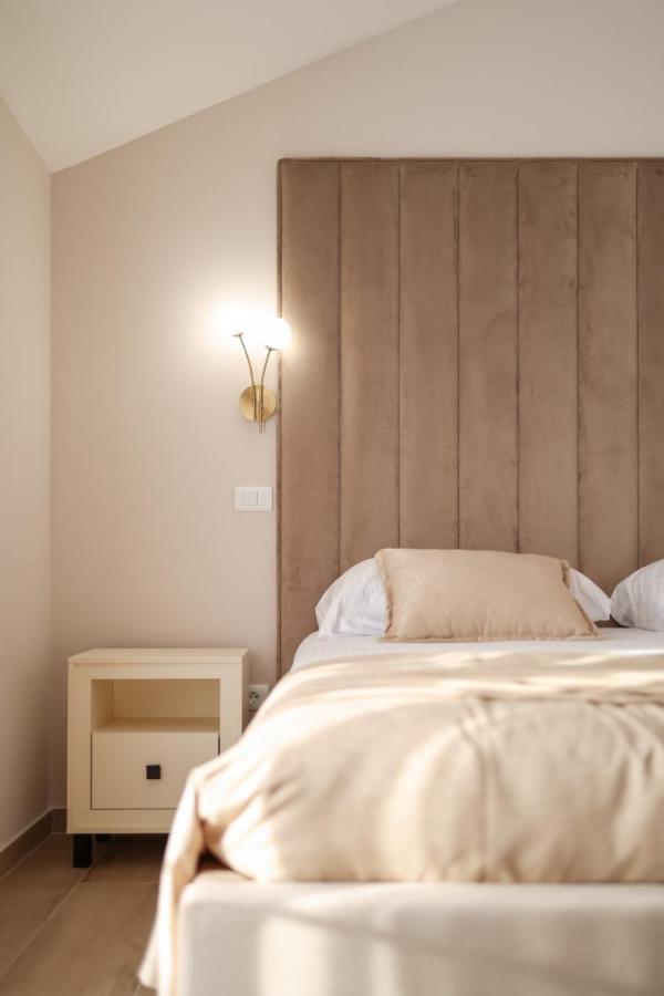 Castello Exclusive Rooms With Breakfast - By Ta Leut Agency Privlaka  Luaran gambar