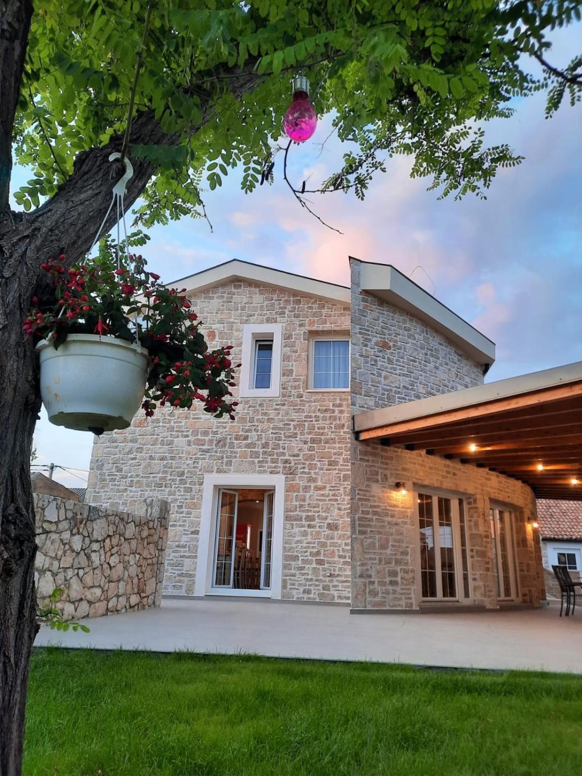 Castello Exclusive Rooms With Breakfast - By Ta Leut Agency Privlaka  Luaran gambar